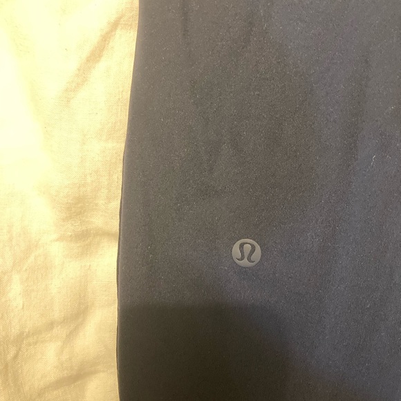 Lululemon On The Fly 7/8 pants - Picture 4 of 5